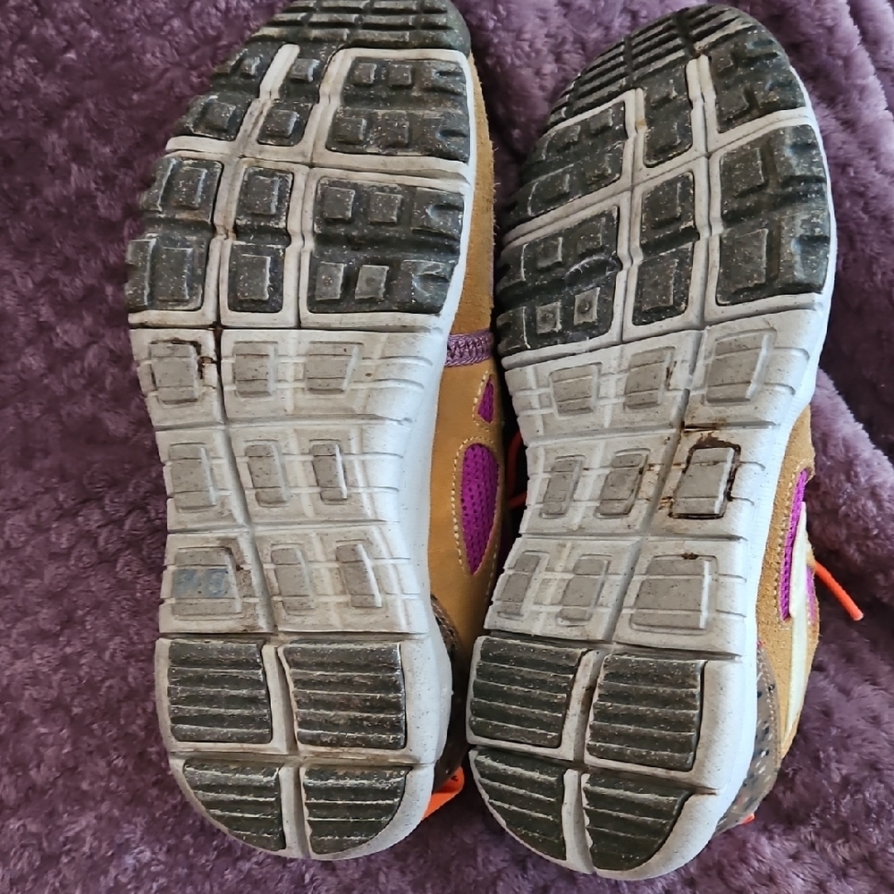 Nike Vibrant Purple and Tan Sneakers - Picture 7 of 8